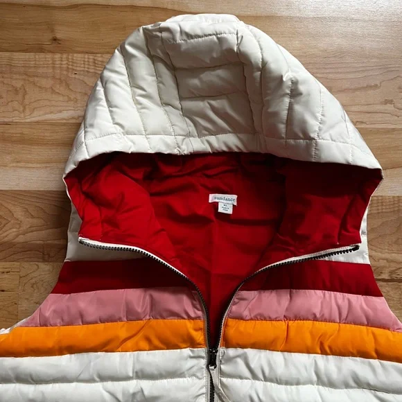 ✂️Sundance Dandelion Three Stripe Hooded Insulated Puffer Vest - Picture 4 of 11